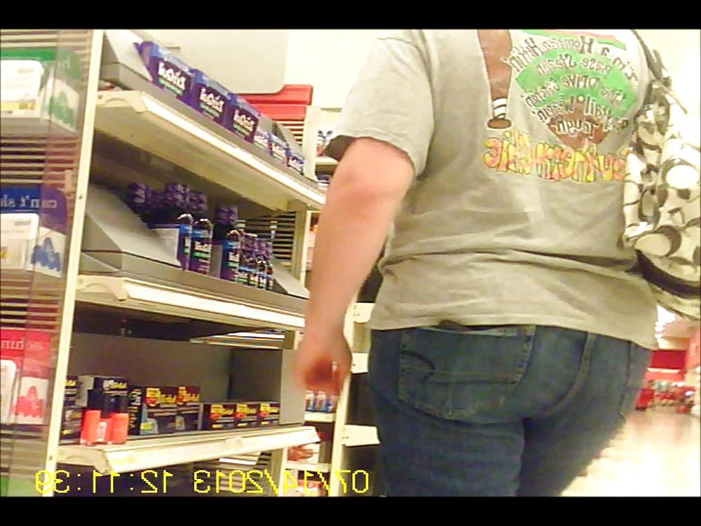 24P Two Chunky Chicks at Pharmacy