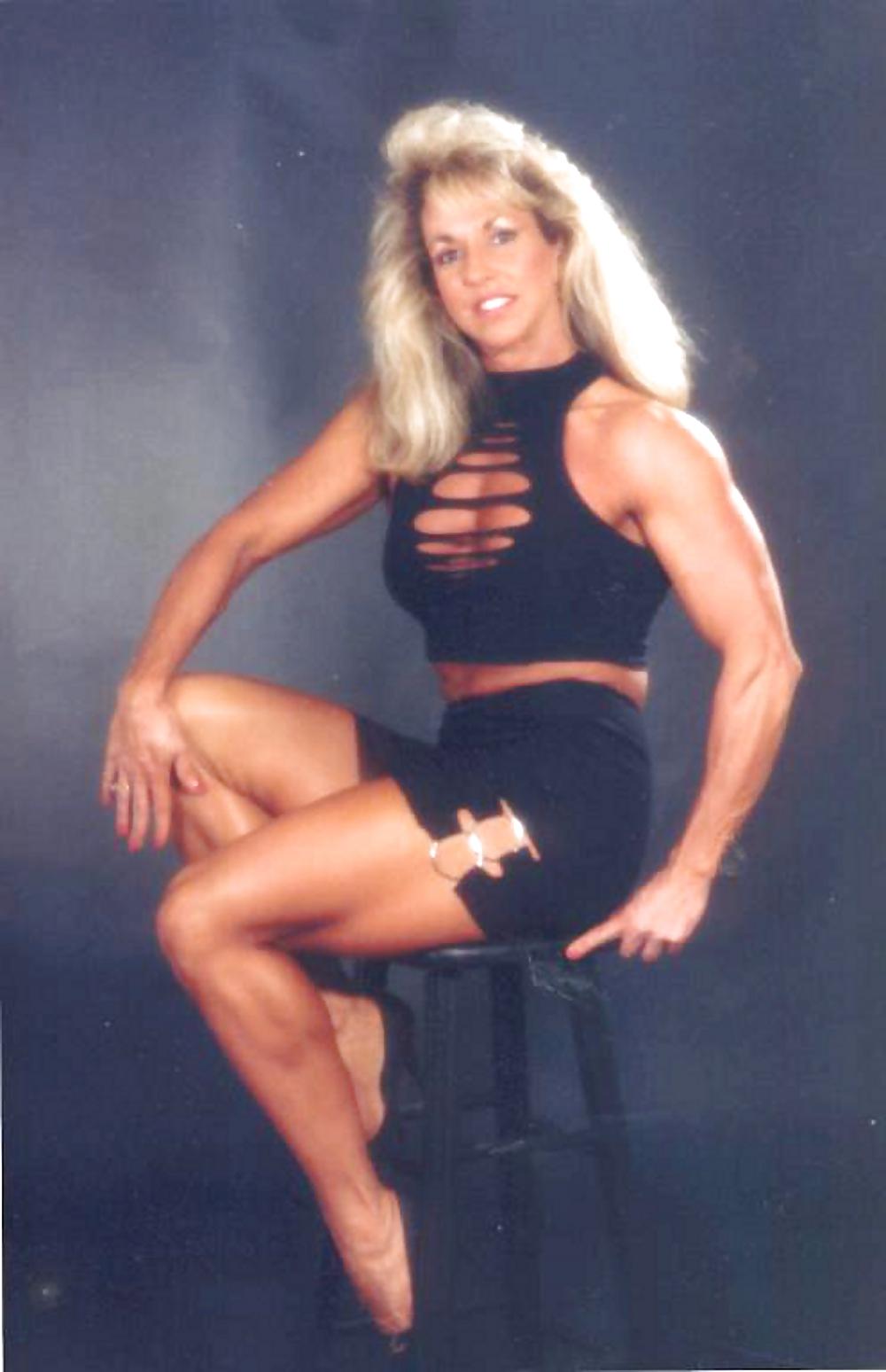 6P Muscle Goddess Cyndy