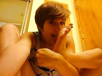 25P Beautiful feet