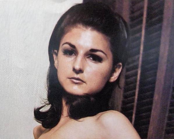 25P Busty Retro Queen - Lilian Parker