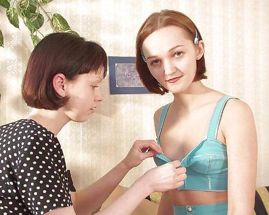 20P Cute Teen Lesbians