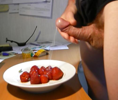 12P Strawberries with nasty tasty cumcream!