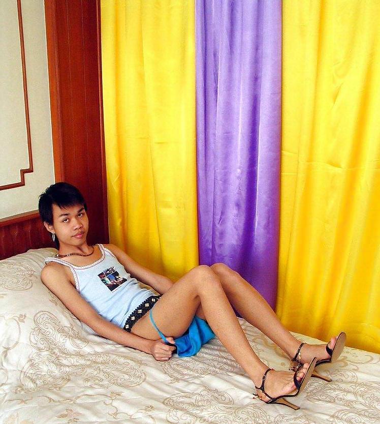 24P Cute Uncut Thai Femboy With Uncut Cock and Nice Ass