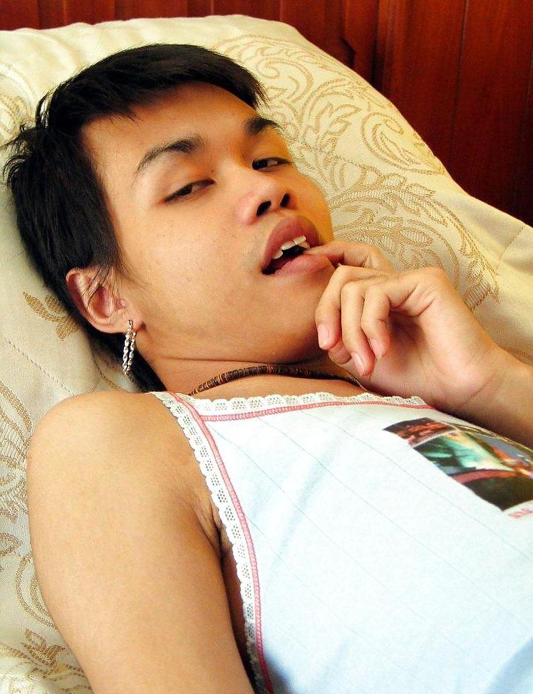 24P Cute Uncut Thai Femboy With Uncut Cock and Nice Ass