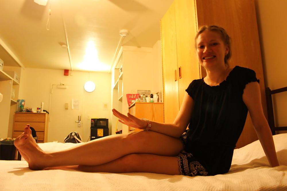 7P Blonde teen feet