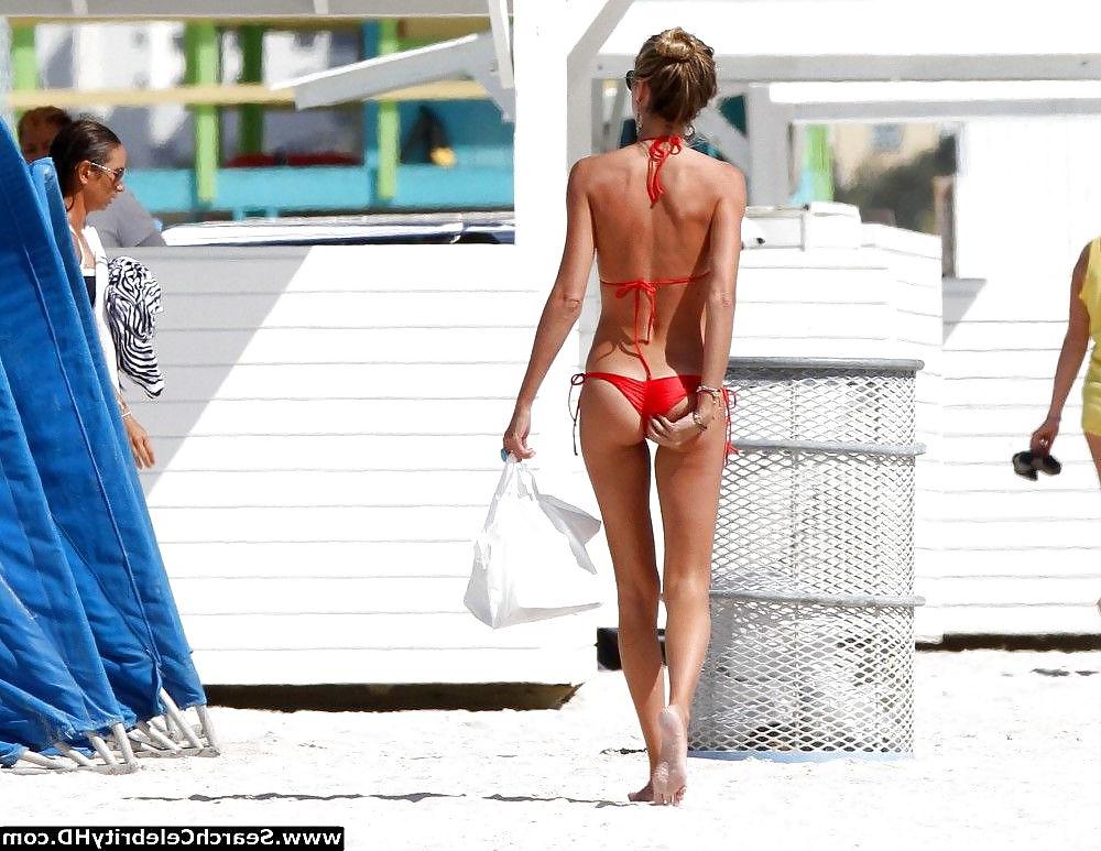 25P Lauren Stoner Topless Bikini Candid Photos