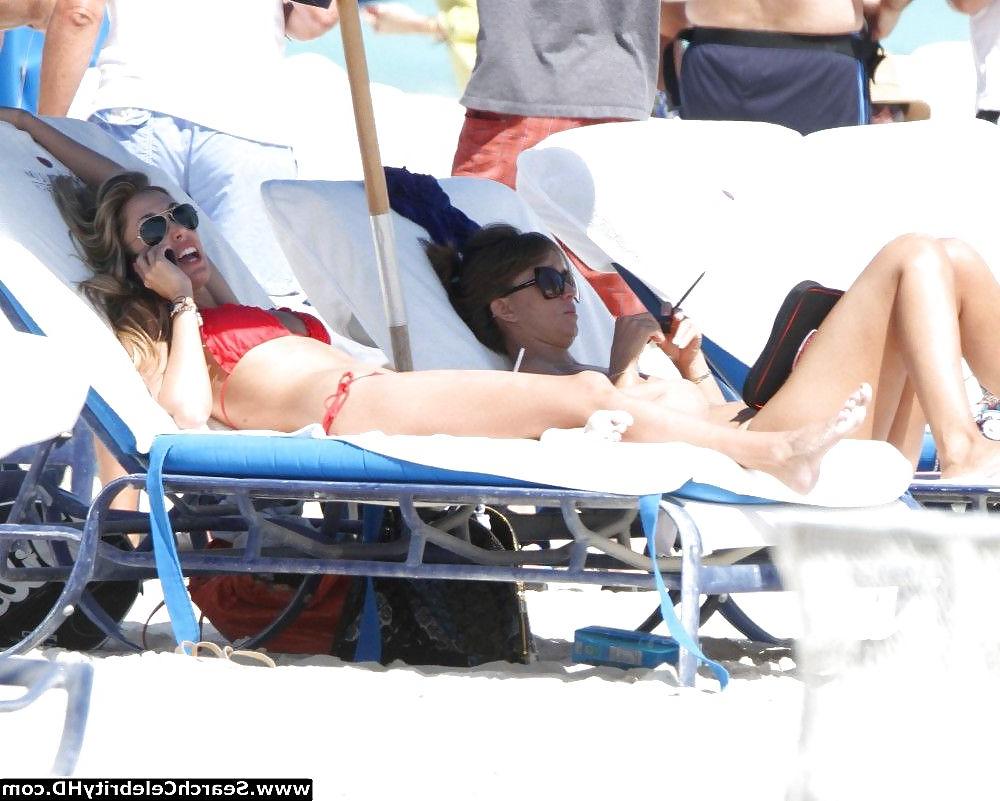 25P Lauren Stoner Topless Bikini Candid Photos