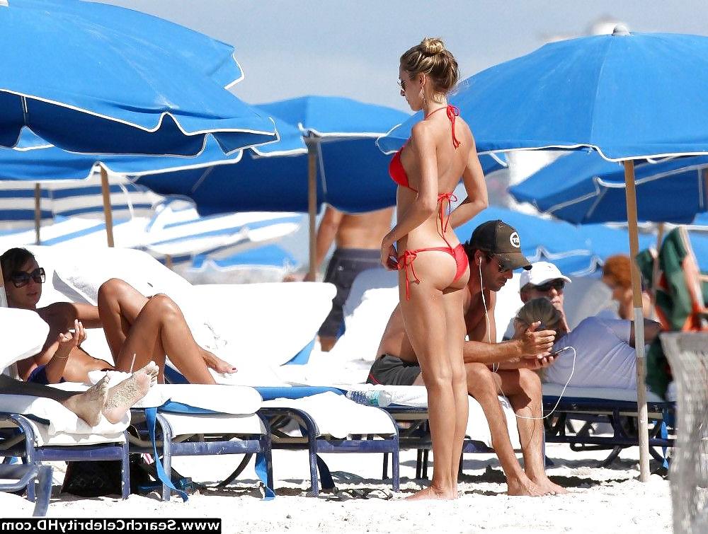25P Lauren Stoner Topless Bikini Candid Photos