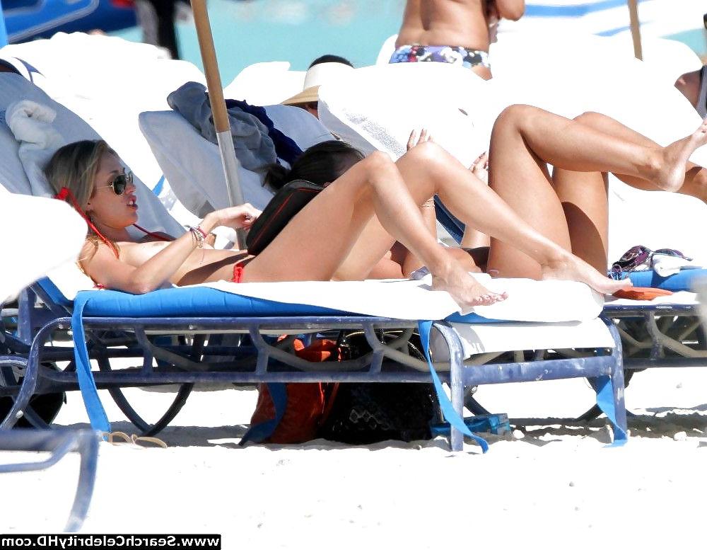 25P Lauren Stoner Topless Bikini Candid Photos