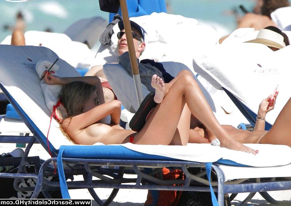 25P Lauren Stoner Topless Bikini Candid Photos