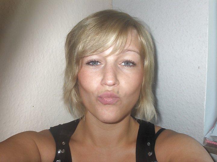 10P Blonde bitch