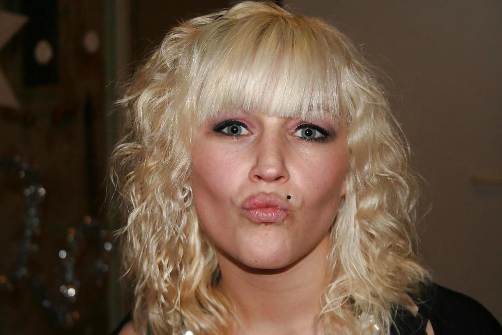 10P Blonde bitch