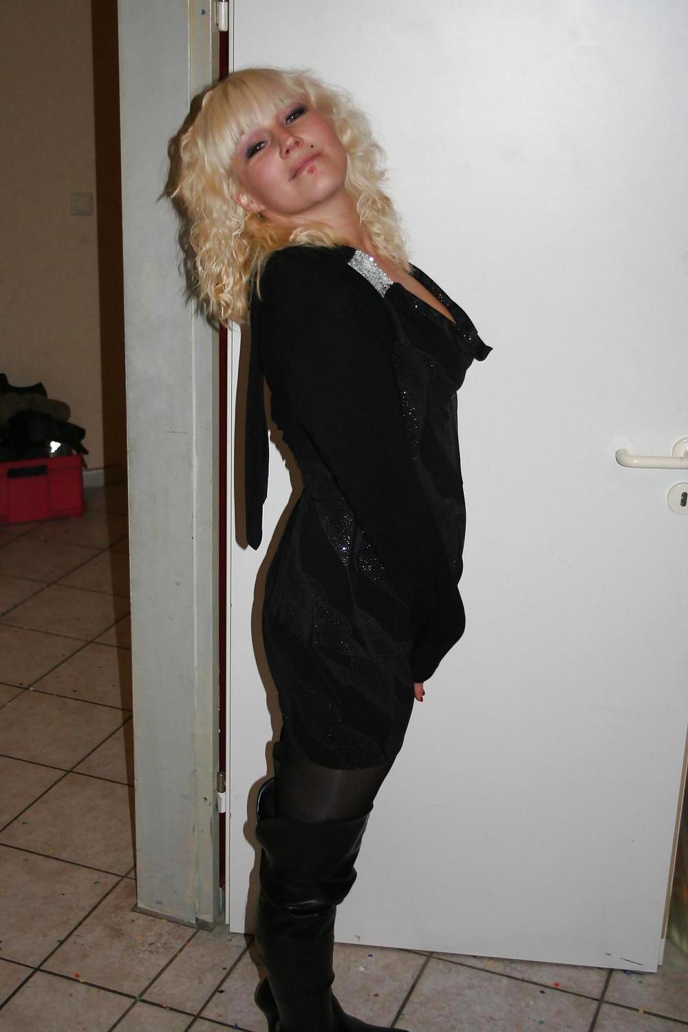 10P Blonde bitch