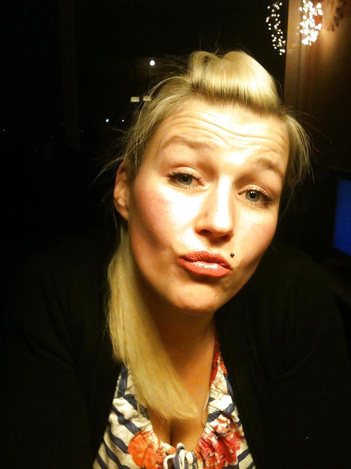 10P Blonde bitch