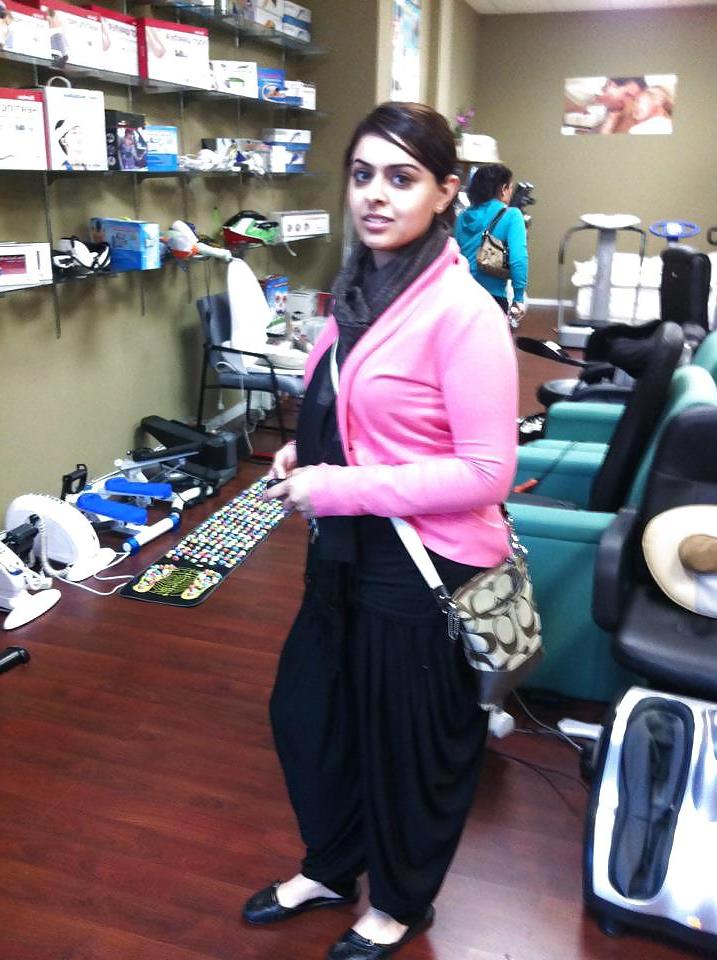 25P Hot and Sexy Indian, Desi, NRI, Punjabi Whore Slut Bitch!!