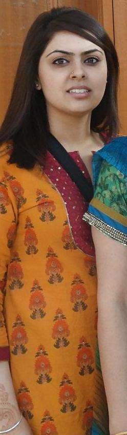 25P Hot and Sexy Indian, Desi, NRI, Punjabi Whore Slut Bitch!!