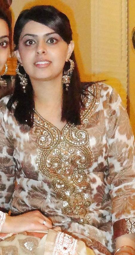 25P Hot and Sexy Indian, Desi, NRI, Punjabi Whore Slut Bitch!!