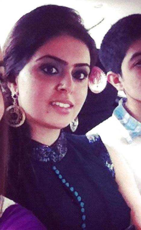 25P Hot and Sexy Indian, Desi, NRI, Punjabi Whore Slut Bitch!!