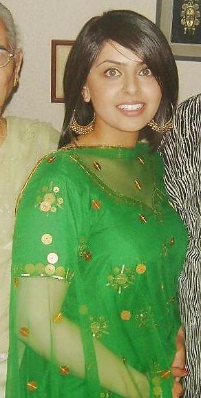 25P Hot and Sexy Indian, Desi, NRI, Punjabi Whore Slut Bitch!!
