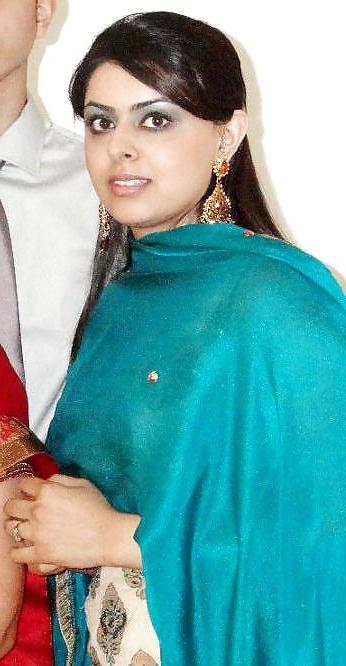 25P Hot and Sexy Indian, Desi, NRI, Punjabi Whore Slut Bitch!!