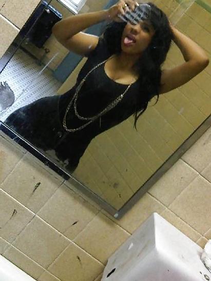 10P My sexy lips and naughty tongue.....