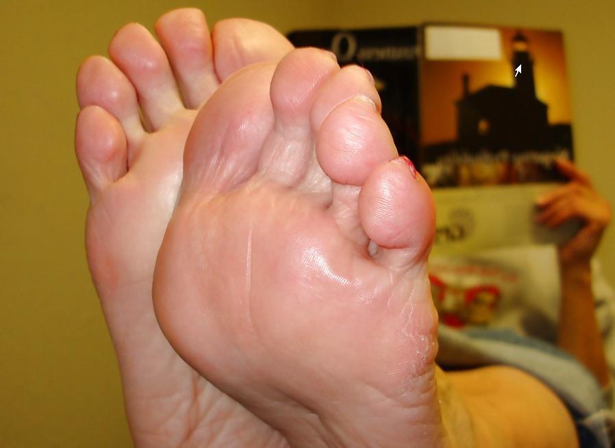 12P Amateur Female Soles 06