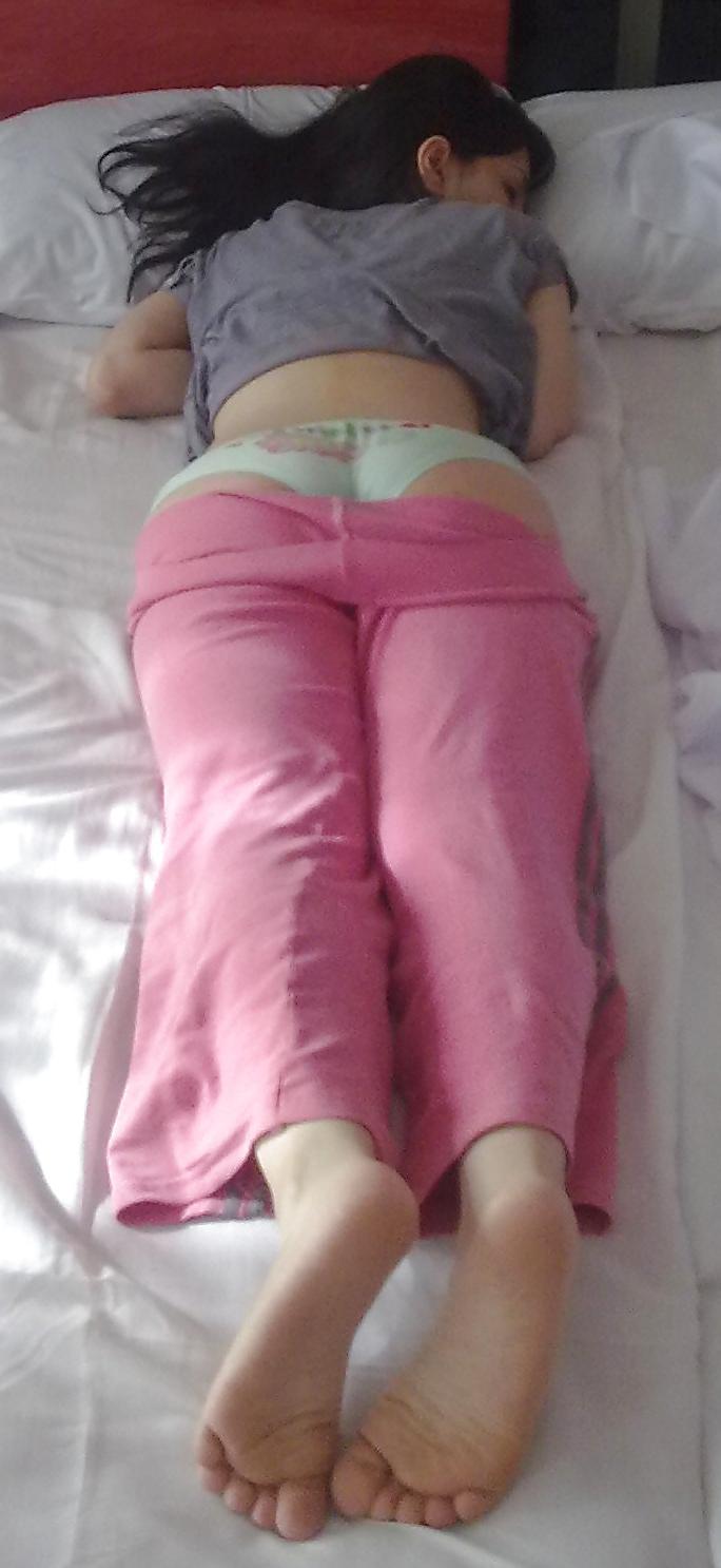 22P Amateur Female Soles 15