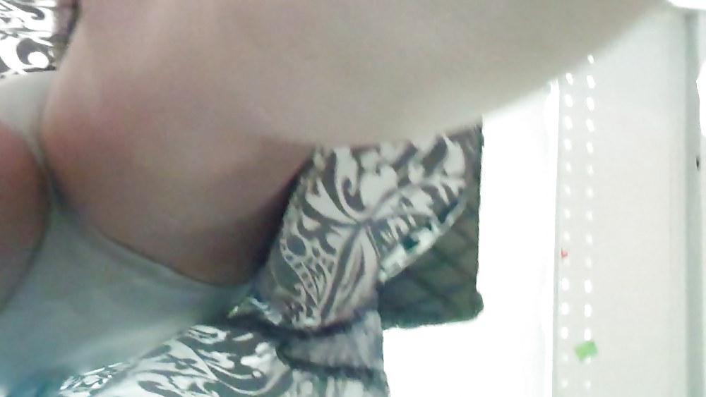 25P UPSKIRT PICS---got you bitch!!