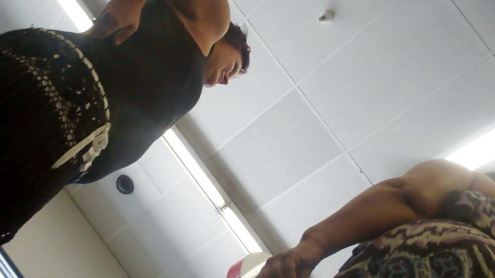 25P UPSKIRT PICS---got you bitch!!
