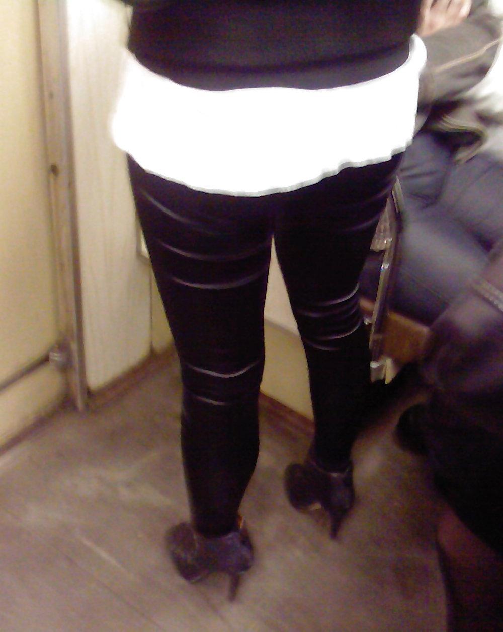 11P Subway Beauties (Outside Train)