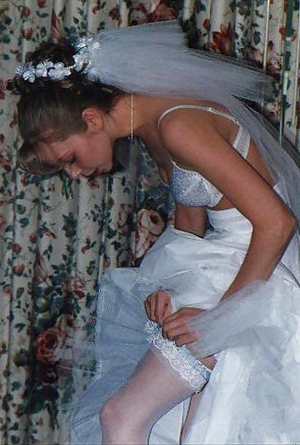 25P Kiss the bride