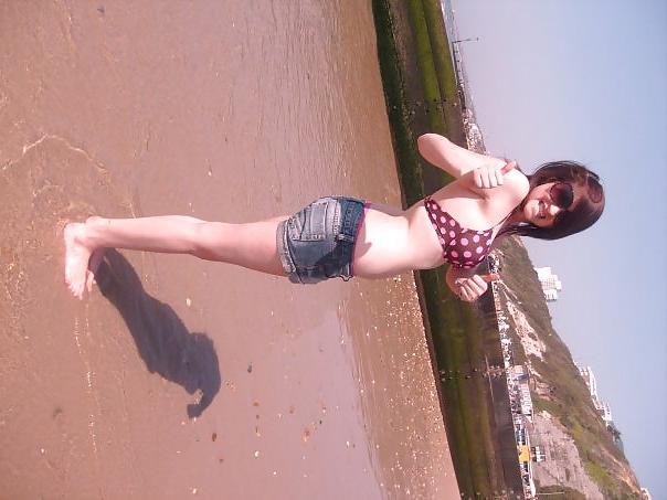 25P British Sluts On Holiday