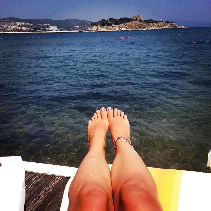 25P British Sluts On Holiday