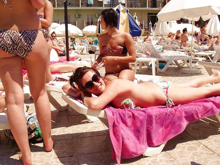 25P British Sluts On Holiday