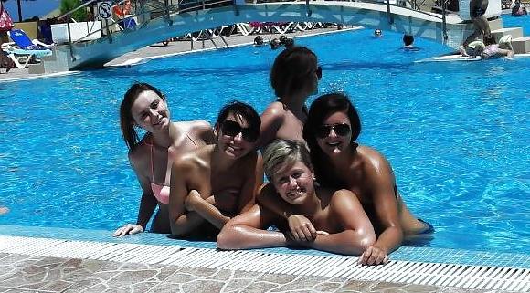 25P British Sluts On Holiday