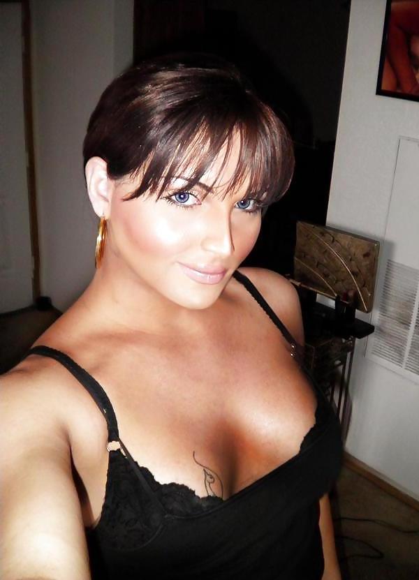 10P Imma sexy sexy bitch....