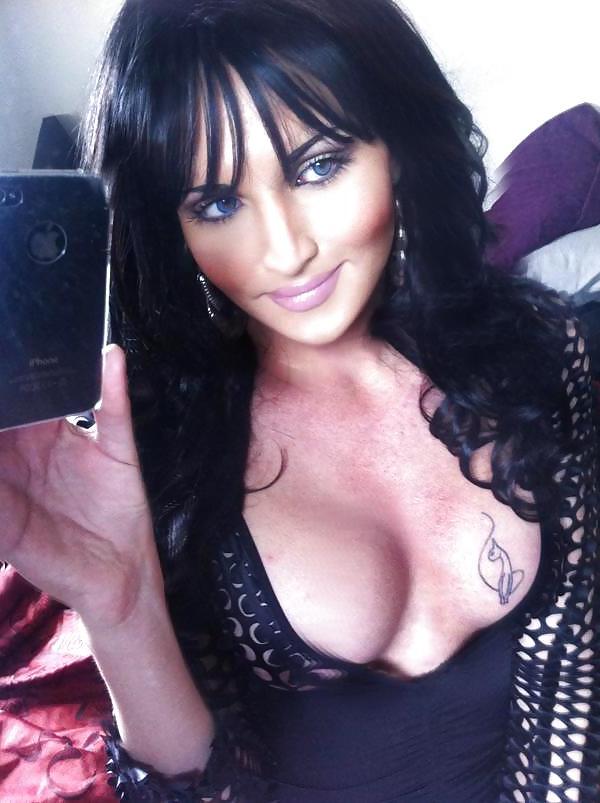10P Imma sexy sexy bitch....