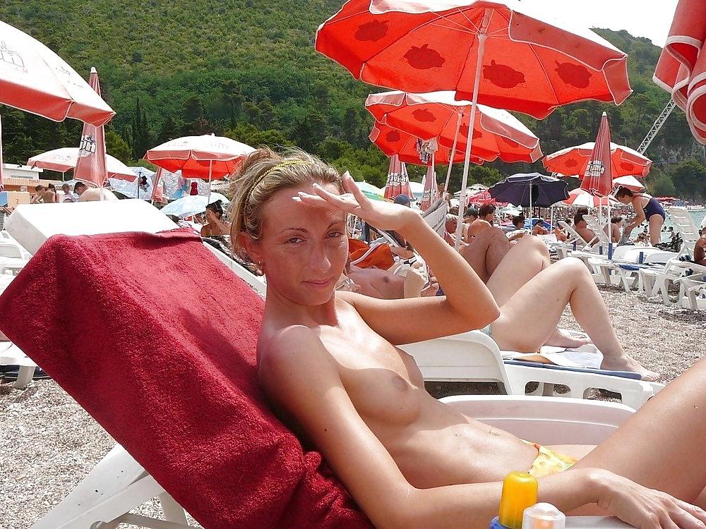 25P Amateur Topless 12