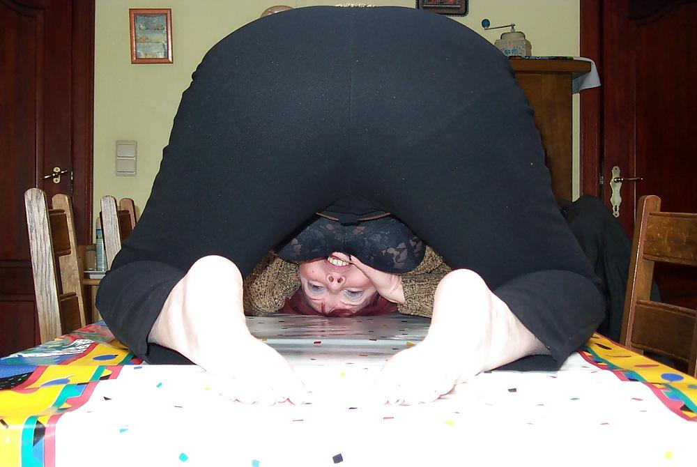 25P Mature feet queen
