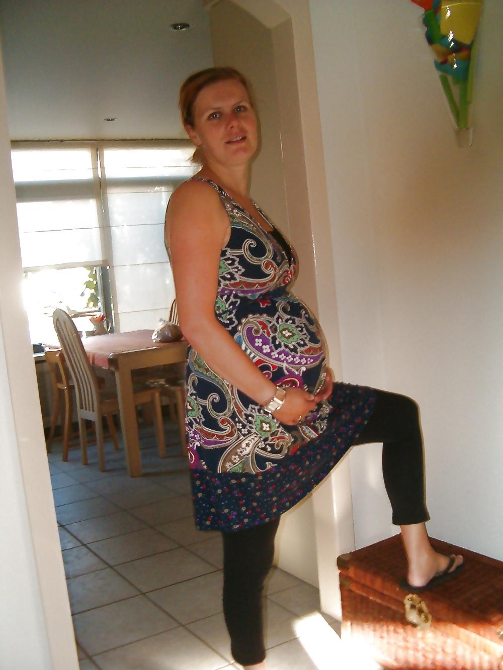 10P Pregnant mature bitch. How would you fuck her?