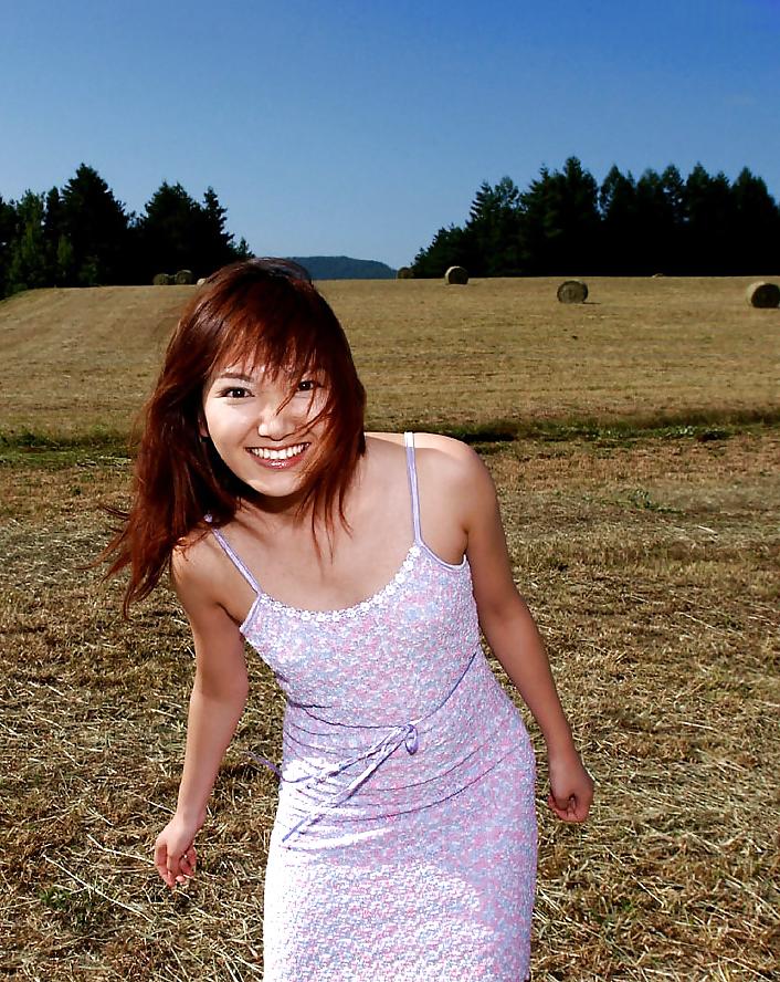 25P Japanese girl nude in public