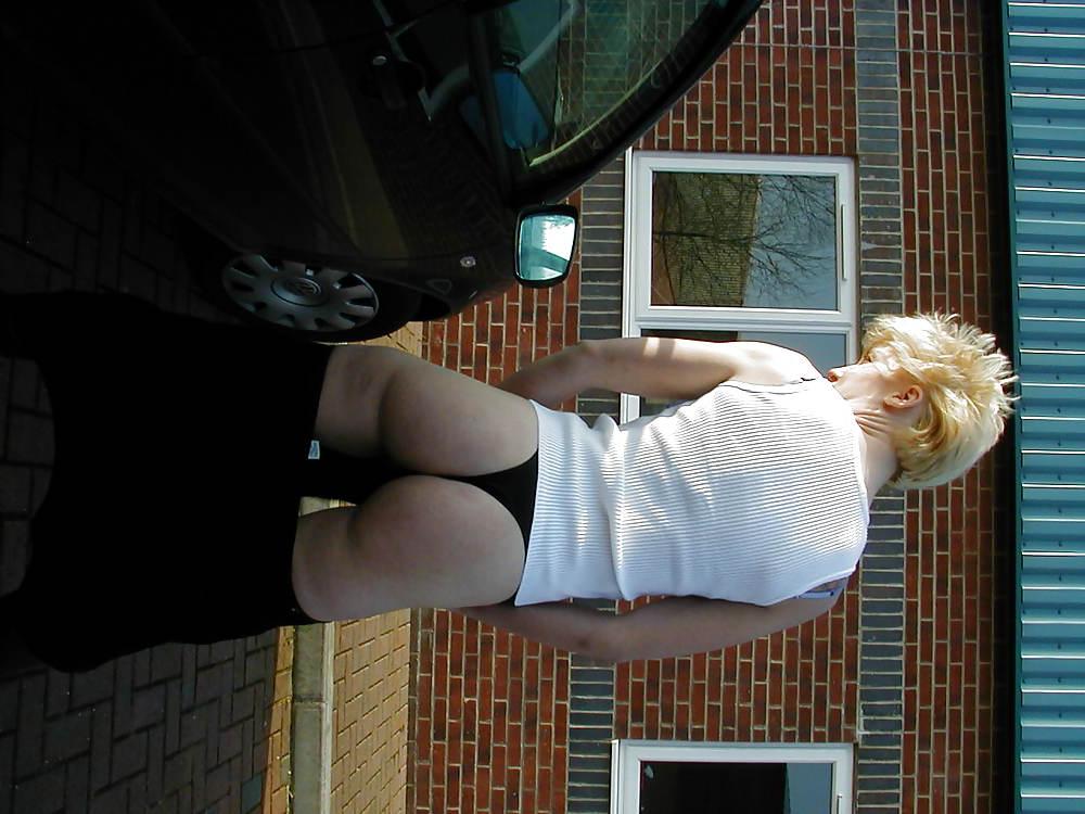 25P British Slag does some Daytime Dogging