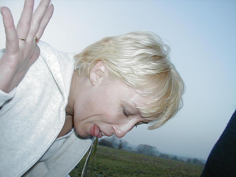 25P British Slag does some Daytime Dogging