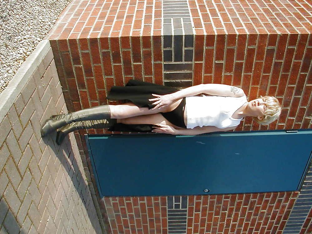 25P British Slag does some Daytime Dogging