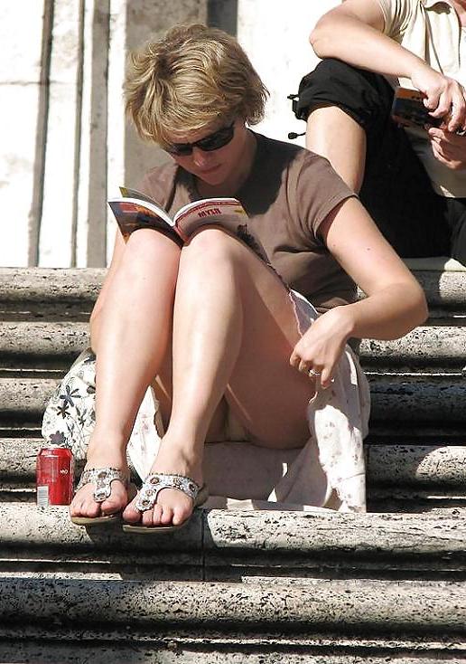 25P Real Upskirt - 15