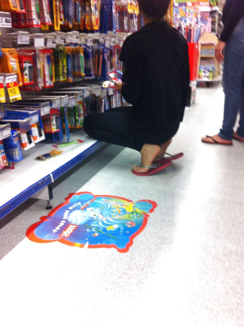 25P Feet, soles and high heels