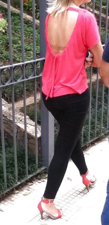 25P Feet, soles and high heels