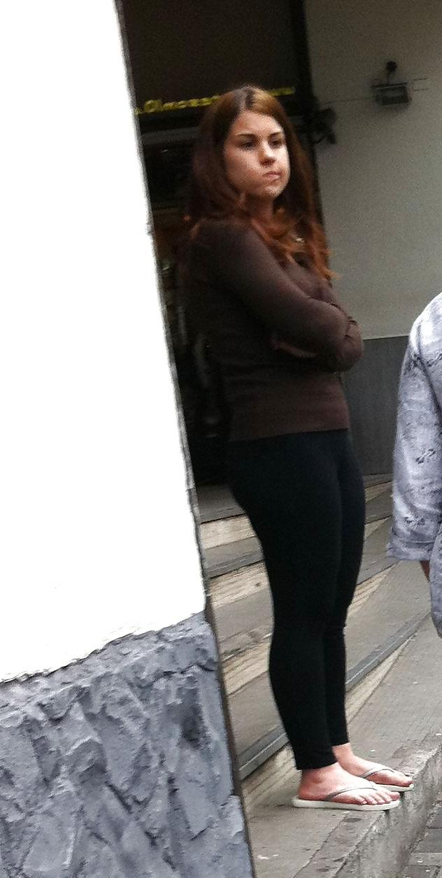 25P Feet, soles and high heels