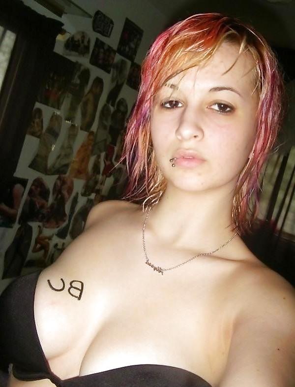 25P Busty & Cute EMo Babe