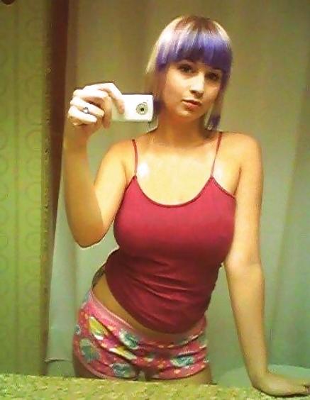 25P Busty & Cute EMo Babe